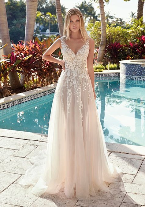 Country Style Wedding Dresses, Demetrios Wedding Dress, Demetrios Bridal, Modest Bride, Boho Wedding Gowns, Wedding Dresses Photos, Chapel Train, Lace Mermaid Wedding Dress, Wedding Dresses Romantic