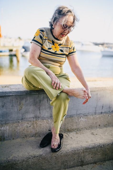 Elderly Woman Tired of Walking · Free Stock Photo Body References, Elderly Woman, Old Person, Body Reference, Free Photos, Free Stock Photos, Full Body, Walking, Resolution