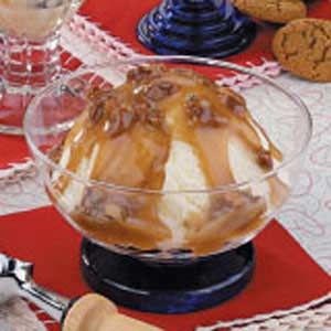 Butter Pecan Sauce Recipe. This was always available when Dairy Queen first opened. I have no idea why it was discontinued. Pecan Sauce Recipe, Butter Pecan Sauce, Praline Crunch, Butter Pecan Syrup, Praline Ice Cream, Coconut Ice Cream Recipes, Pecan Sauce, Scream 4, Yogurt Bites