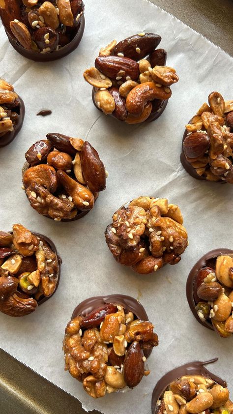 Olivia (BNutrSc ANutr) | Healthy Recipes | if you’re looking for a quick and easy snack this week… I got you🤝🏻 MAPLE NUT CLUSTERS #recipe: —1 2/3 cup mixed nuts (almonds, cashews, p… | Instagram Healthy Nut Clusters, Maple Nut Clusters, Nut Clusters Recipe, Mixed Nuts Recipes, Nut Cups Recipe, Chocolate With Coconut Oil, Seed Snacks, Nut Cluster Recipe, Chocolate Nuts Clusters