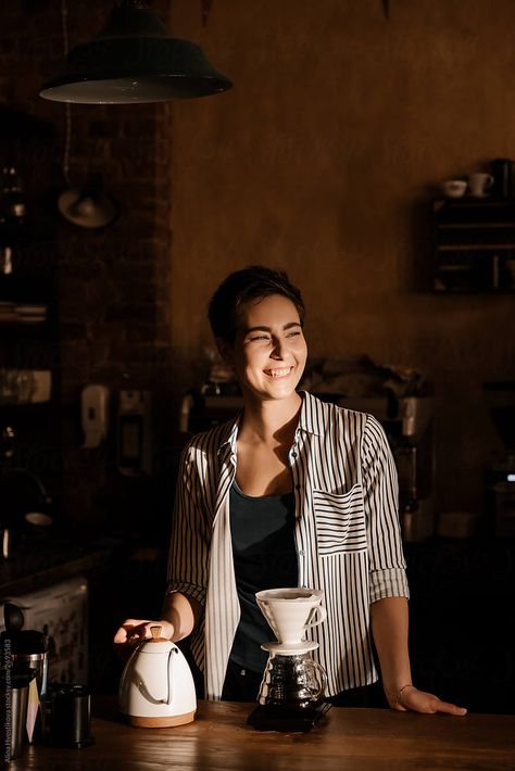 Barista Photography Portrait, Barista Photoshoot, Barista Portrait, Barista Lifestyle, Female Barista, Smiling Female, Chemex Coffee, Woman Office, Coffee Shop Photography