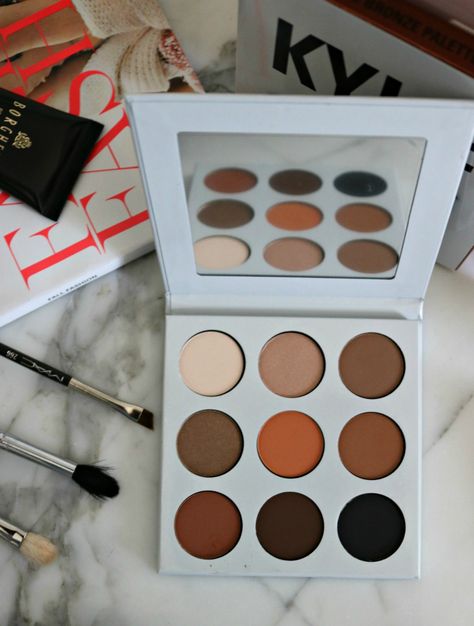 Kylie Cosmetics Bronze Eyeshadow Palette Review I DreaminLace.com #CrueltyFree #CrueltyFreeBeauty Kylie Bronze Palette, Kylie Cosmetics Bronzer, Kylie Palette, Kylie Eyeshadow Palette, Kylie Cosmetics Eyeliner, Kylie Cosmetics Holiday Collection, Fake Makeup, Bronze Palette, Bronze Eyeshadow