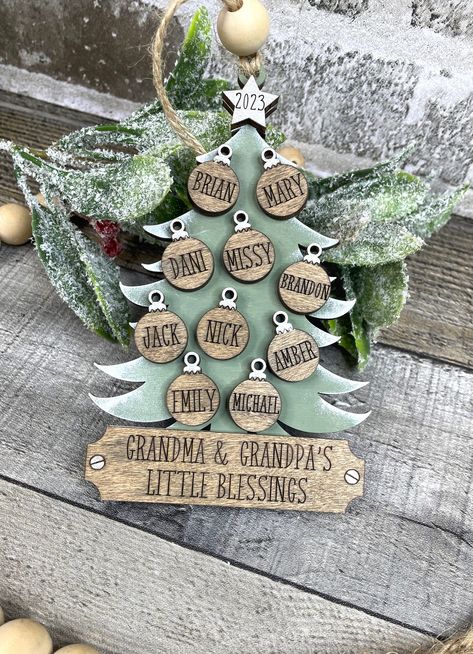 Christmas Ornament Signs Wood, Laser Christmas Decorations, Diy Family Ornaments, Laser Engraved Christmas Ornaments, Grandkids Ornaments, Christmas Wooden Decorations, Engraving Crafts, Family Ornaments Personalized, Glowforge Aura