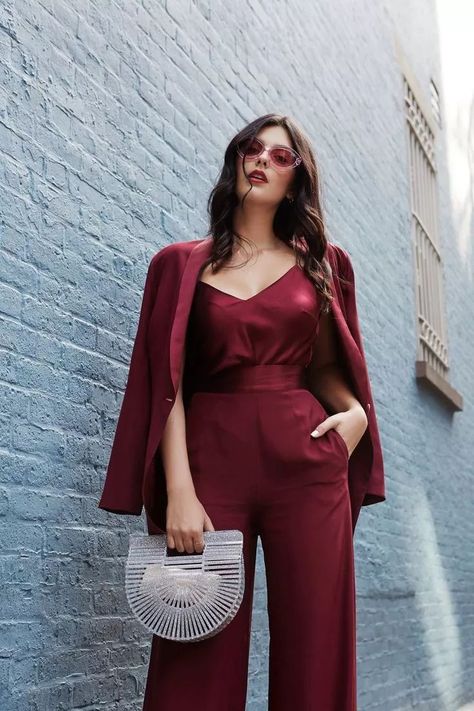 Burgundy Outfit, Burgundy Blazer, Burgundy Pants, New York Fashion Week Street Style, Ever Pretty, Color Pairing, True Red, Pretty Style, Red Outfit