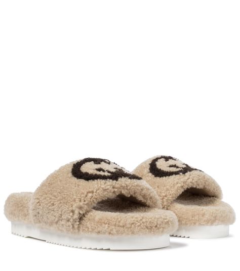 Gucci Slippers, Faux Fur Slides, Soft Teddy, Gucci Kids, Stylish Sandals, Girls Shoes Kids, Fur Slides, Gucci Shoes, Mini Me