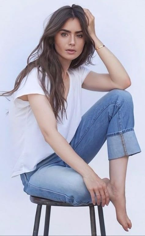 Lily Collins ليلي كولينز, Lily Collins Style, Lily Jane Collins, Headshots Women, Studio Photography Poses, Love Learning, Phil Collins, Studio Photoshoot, Foto Poses