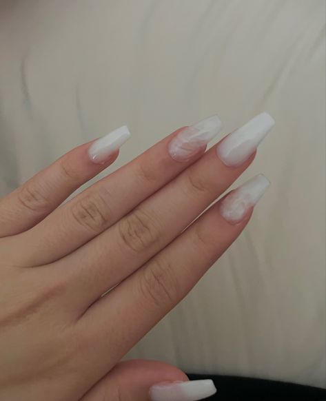 Coffin Style Nails, White Marble Nails, Nails Clean Girl, Clean Girl Look, Nails Clean, White Tip Nails, Style Nails, Pretty Gel Nails, White Tip