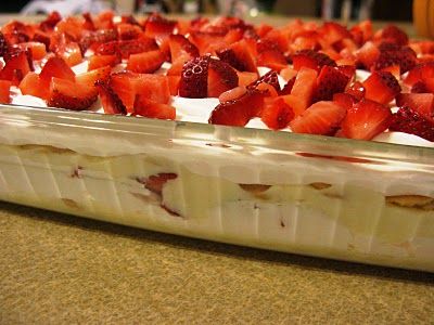 Strawberry Puddin' (instead of bananas) Vanilla Wafer Dessert, Lemon Lush Recipe, Lemon Lush, Strawberry Pudding, Strawberry Dessert Recipes, Spring Desserts, Baked Strawberries, Pudding Desserts, Soften Cream Cheese