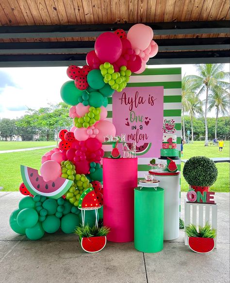 Watermelon birthday One In A Melon First Birthday Backdrop, Fruit Pool Party, Melon Themed Birthday Party, One In A Melon Balloon Garland, One In A Melon Backdrop, Watermelon Balloon Arch, Watermelon Birthday Theme, Watermelon Balloon Garland, Melon Birthday Party Ideas