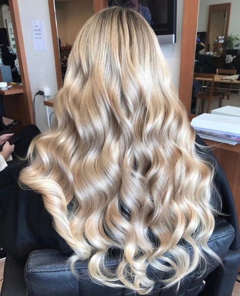 Curly Hairstyles: 5 Different Ways To Curl Your Hair Curls For Prom Long Hair, Long Blonde Hair Extensions Loose Curls, Curled Prom Hair All Down, Wavy Prom Hair, Ways To Curl Your Hair, Curled Blonde Hair, Loose Curls Hairstyles, Hair Portfolio, Photo Hair