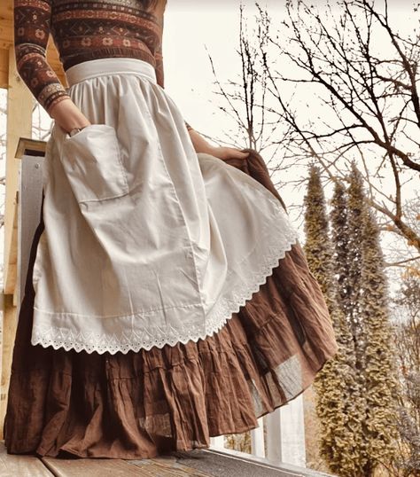 How To Make An Apron, Pillowcase Apron, Victorian Aprons, Make An Apron, Easy Apron, Dress With Apron, Apron Pattern Free, Half Aprons, Skirt Apron