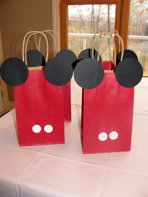 Mickey & Minnie gift bags Goodie Bag Ideas, Minnie Birthday Party, Minnie Birthday, Bag Ideas, Mickey Minnie, Goodie Bags, Gift Bags, Minnie Mouse, Birthday Party