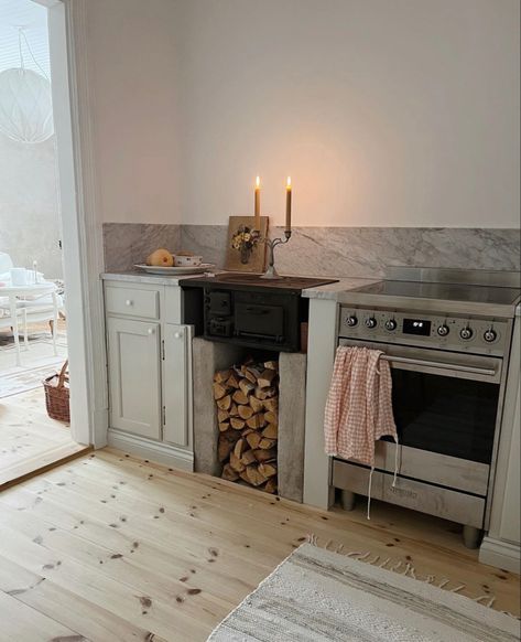 Swedish Style Kitchen, Swedish Country House, Country House Kitchen, Swedish Kitchen, My Scandinavian Home, Swedish Cottage, Country Interior Design, House Redesign, Interiors Dream