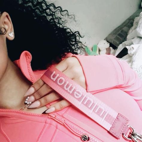 thaatdigitaldiary.4 on TikTok Pink Lifestyle, Lululemon Outfits, Cute Friend Photos, Pink Girly Things, Pants Fit, Girly Accessories, Everything Pink, Cute Everyday Outfits, Baddie Outfits Casual