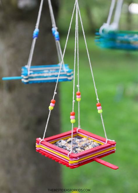 Popsicle Stick Bird Feeder Stick Bird Feeder, Bird Feeders For Kids To Make, Popsicle Stick Crafts For Kids, Bird Feeder Craft, Birdhouse Craft, Bird House Feeder, Diy Popsicle, Summer Camp Crafts, Simple Projects