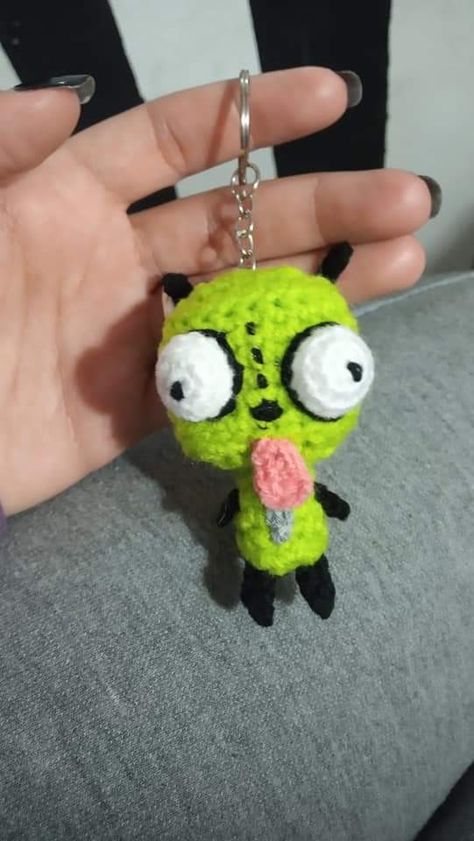 Gir Crochet Invader Zim, Invader Zim Crochet Pattern Free, Crochet Invader Zim, Scene Crochet Ideas, Homestuck Crochet, Emo Crochet Patterns Free, Domo Crochet, Grr Invader Zim, Scene Crochet