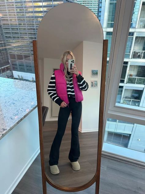 My favorite fall weekend uniform includes ugg boots, flared leggings, a sweater and my fave cropped puffer vest! Flared Legging Outfit, Pink Pants Outfit, Puffer Vest Outfit, Lounge Outfits, Fall Blazer, Leggings Outfits, Clothing Blogs, Cozy Lounge, Flared Leggings