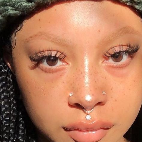 Double Nose Piercing, Cute Nose Piercings, Medusa Piercing, Pretty Ear Piercings, Face Piercings, Cool Piercings, Nose Piercing Jewelry, Facial Piercings, Cute Piercings