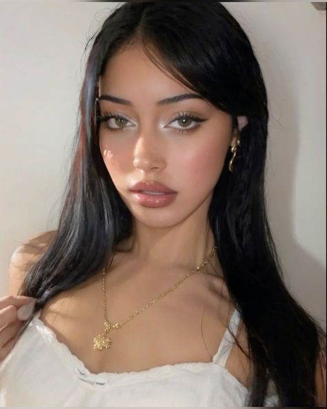 Mirror Palais Cindy Kimberly, Cindy Kimberly Aesthetic Outfits, Cindy Kimberly Makeup Looks, Cindy Kimberly Face Morph, Wolfie Cindy Icons, Cindy Kimberly Ponytail, Wolfiecindy Makeup, Cindy Kimberly Halloween, Cat Pretty Face