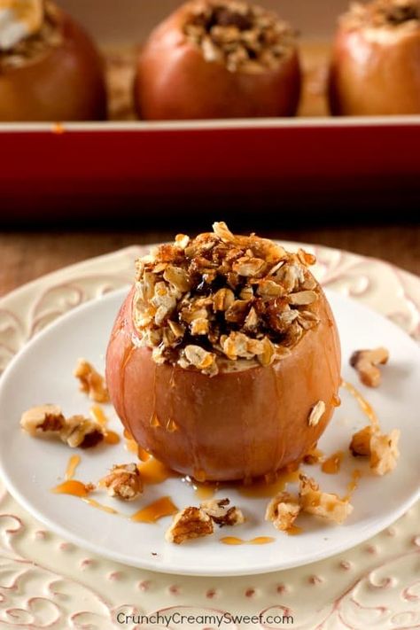 The Best Baked Apples Classic Fall Desserts, Apple Dessert Recipes, Apple Crisp Recipes, Apple Apple, Apple Desserts, Baked Apples, Apple Crisp, Fall Desserts, Apple Recipes