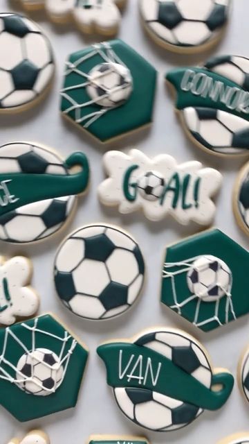 Soccer Cookies Royal Icing, Soccer Themed Cookies, Soccer Cookies Decorated, Soccer Sugar Cookies, Soccer Treats, La Galaxy Soccer, Cookies Unique, Soccer Cookies, Royal Cookies