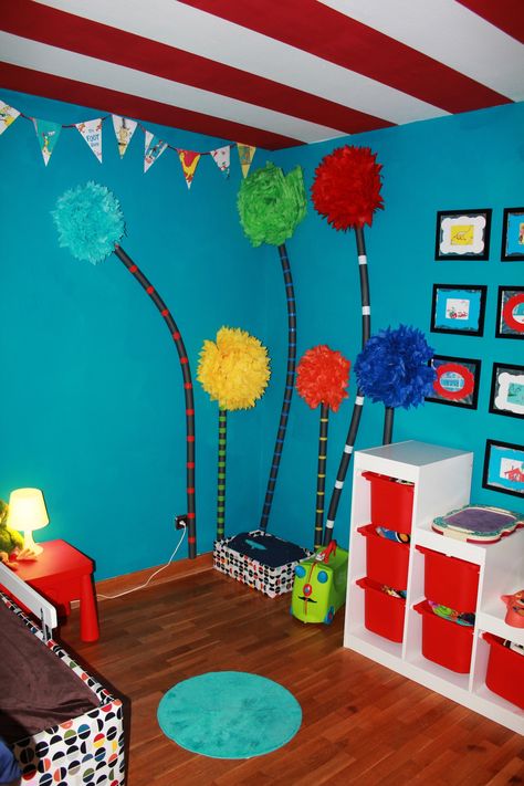 Dr Seuss toddler room!  So Cute!!! Dr Seuss Nursery, Toddler And Baby Room, Dr Seuss Classroom, Seuss Classroom, Dr. Seuss, Themed Kids Room, Toddler Rooms, Dr Suess, Big Boy Room