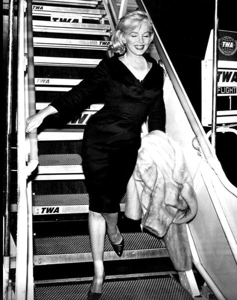 Fox Outfit, Norma Jean Marilyn Monroe, Marilyn Monroe Fashion, Becoming An Actress, Louis Armstrong, Marilyn Monroe Photos, Norma Jean, Norma Jeane, Blonde Bombshell