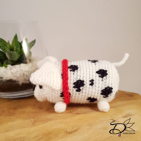 ♥ Free Pattern; Rolley Tsum Tsum - Delinlea - My little fantasy world Crochet Dalmatian Free Pattern, Crochet Dalmation, Dalmatian Crochet, Crochet Dalmatian, Disney Haken, Crochet Key Cover, Disney Patterns, Small Crochet Projects, The 101 Dalmatians