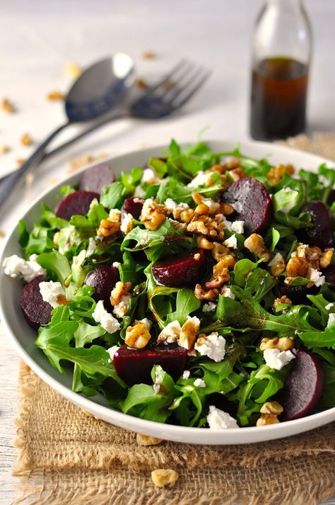 Beetroot And Feta Salad, Salad Taco, Salad Macaroni, Salad Quinoa, Jul Mad, Rocket Salad, Food Salad, Recipetin Eats, Beetroot Salad