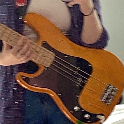 Yellow Bass Guitar Aesthetic, Bass Instrument Aesthetic, Orange Bass Guitar, Girl Bassist Aesthetic, Orange Guitar Aesthetic, Fender Guitar Aesthetic, Electric Bass Aesthetic, Bass Girl Aesthetic, Bass Astethic