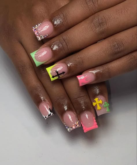 Colorful Nail Inspo Acrylic, Dope Short Nail Designs, Short Freestyle Nails, Acrylic Toe Nails, Acrylic Nail Set, Hard Nails, Girly Acrylic, Diy Acrylic Nails, Nails Design With Rhinestones