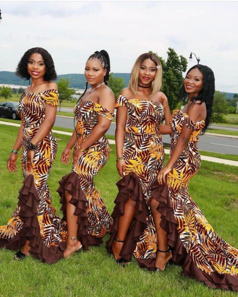 Ruracio Outfits For Bridesmaids, African Bridesmaid Dresses Traditional, Lobola Outfits Bridesmaids, Lobola Dress, Short Ankara Dresses Classy, Lobola Outfits, African Aesthetic, Island Style Clothing, African Bridal Dress