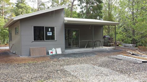 2 Bedroom Granny Flat Brisbane - The Cabin | Frame Steel 2 Bedroom Granny Flat, Granny Flat Plans, Building A Small House, Building A Storage Shed, Granny House, Cabin Diy, Granny Flats, Shed Home, Two Bedroom House