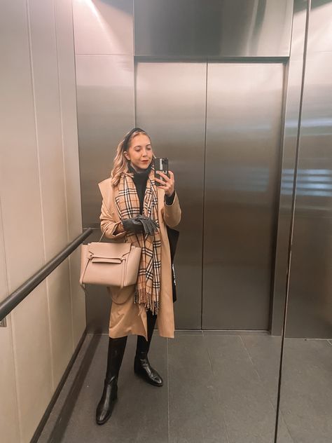 Winter trenchcoat look, burberry scarf, beige celine bag - dressed for the office Trench Coat With Scarf, Workwear Inspiration, Winter Workwear, Modest Fits, Burberry Scarf, Office Dresses, Celine Bag, Bag Dress, Fit Inspo