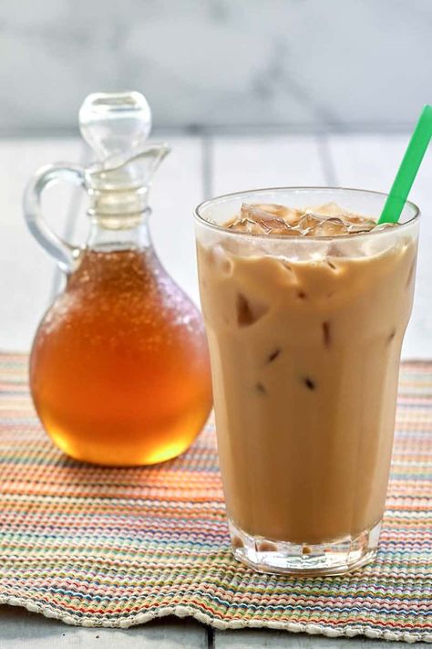 Easy Starbucks Vanilla Syrup Recipe - CopyKat Recipes Starbucks Vanilla Syrup Recipe, Starbucks Vanilla Syrup, Starbucks Syrup, Vanilla Syrup Recipe, Vanilla Coffee Syrup, Homemade Vanilla Syrup, Vanilla Syrup For Coffee, Vanilla Iced Coffee, Starbucks Vanilla