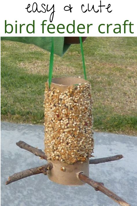 This easy bird feeder for kids is a really cute spring preschool craft project! This cardboard bird feeder is simple to make and a really fun bird feeder DIY! Get the tutorial at honeyandlime.co Make A Bird, Make A Bird Feeder, Bird Feeder Craft, Fun Summer Crafts, Homemade Bird Feeders, Diy Bird Feeder, Summer Crafts For Kids, Diy Birds, Puffy Paint