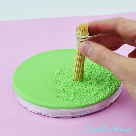 Crumb Avenue - Easy to follow cake topper tutorials | Tutorials | Easter Chick Kue Fondant, Mini Torte, Cake Topper Tutorial, Fondant Cake Toppers, Fondant Tutorial, Fondant Flowers, Easter Chick, Fondant Toppers, Fondant Figures