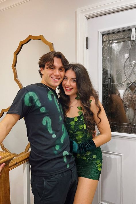 Get the look by clicking my link💙 #HalloweenCostumes #HalloweenCostumes2024 #Halloween #Halloween2024 #SexyHalloweenCostumes #SexyHalloweenCostumes2024 #SexyHalloween #FionnaAndCake #Fionna #FionnaCostume #SexyFionnaCostume #FionnaAndMarshallLee Poison Ivy Halloween Costume Couples, Poison Ivy And Batman Costume, Posion Ivy Couples Costume, Poison Ivy And Riddler Costume, Poison Ivy Costume Couple, College Halloween Costume Ideas Couples, Couple Costume Ideas Unique, Poison Ivy Halloween Costume, Batman Costume Diy