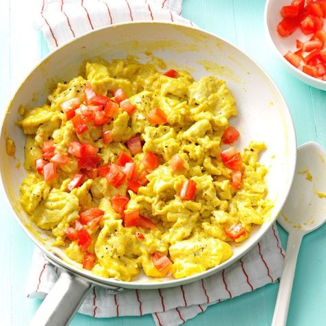 Curry Scramble Easy Egg Recipes, Scrambled Eggs Recipe, Chicken With Olives, Scrambled Egg, Main Dish Salads, Easy Eggs, Low Carb Breakfast, Taste Of Home, Scrambled Eggs