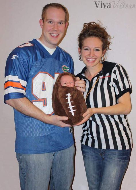 football Halloween costume Football Halloween Costume, Family Halloween Costume Ideas, Family Themed Halloween Costumes, Family Halloween Costume, Newborn Halloween Costumes, Themed Halloween Costumes, Halloween Costume Ideas For Couples