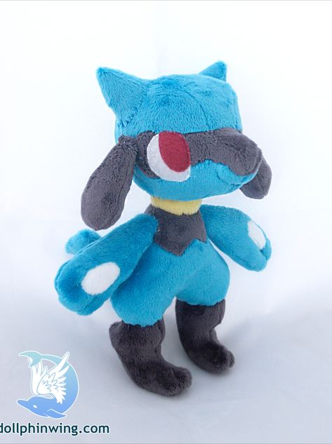 Free Riolu pattern and video Pokemon Plush Pattern Free, Eevee Plush Pattern, Free Sewing Patterns Plushies, Pokemon Sewing Patterns, Pokemon Plush Pattern, Plushie Patterns Free Templates, Pokemon Sewing, Pokémon Plush, Plush Craft