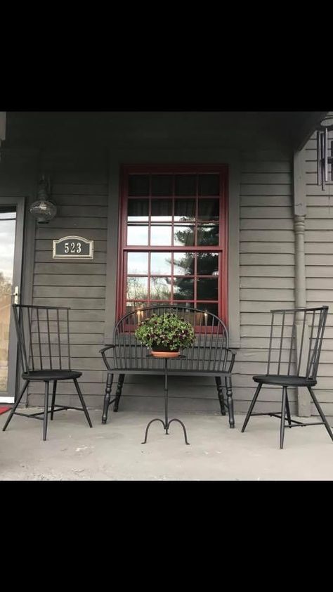 Primitive Outdoor Decorating, Colonial Front Porch, Black Homes, Wood Storm Doors, Breezeway Ideas, Colonial Decorating, Authentic Farmhouse, Colonial House Exteriors, Primitive House