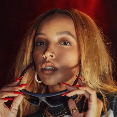 Tinashe Wallpaper, Tinashe Icons, Tinashe Aesthetic, Tinashe Makeup, Tinashe Bb Angel, Tinashe 333 Photoshoot, Brat Summer, Female Rappers, Doja Cat