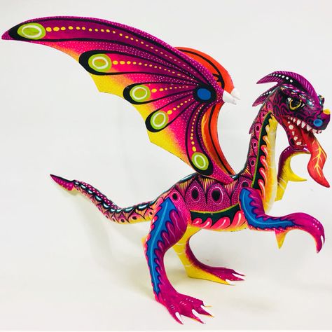 Alebrije Dragón de Cresta | Ambiente Mexicano Oaxaca Art, Mexican Folklore, Seasons Posters, Day Of The Dead Art, Mexican Traditions, Ornament Template, Mexican Party Theme, Paper Mache Sculpture, Creature Artwork