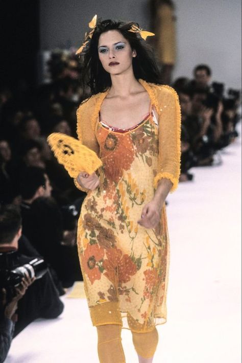 Betsey Johnson Runway, Harry Clarke, 90s Runway Fashion, Runway Fashion Couture, Vintage Runway, Runway Outfits, Betsy Johnson, Fashion History, Fashion Sense