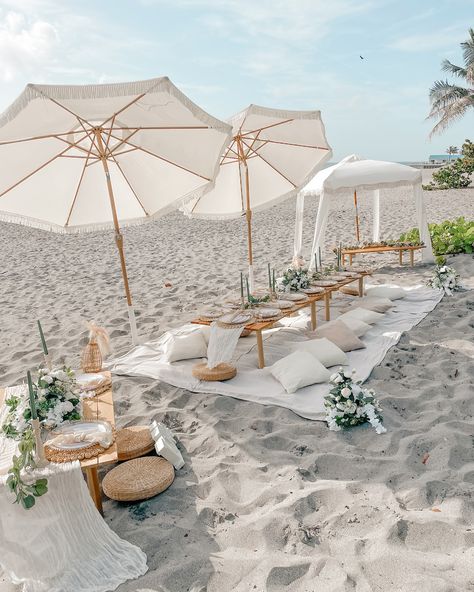 coastal charm picnic 🧺💚 Our clients love creating beautiful memories with perfect beachside setups 🤍. They are intimate, beautiful & unforgettable 😍. Beach Picnic Setup, Picnic Setup Ideas, Beach Picnic Party, Picnic Setup, Birthday Picnic, Bubble Tent, Picnic Decorations, Boho Picnic, Beach Birthday