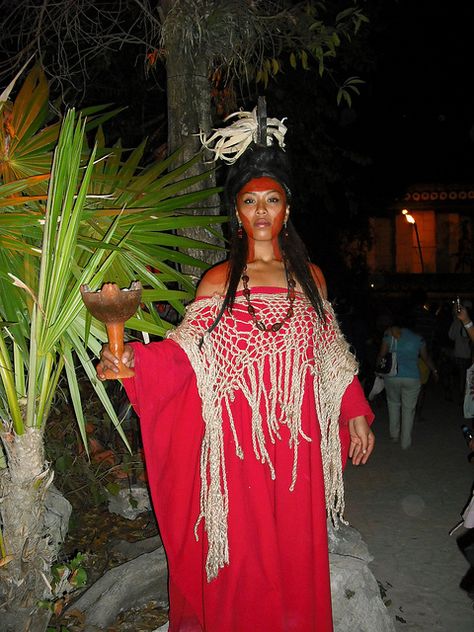 mayan priestess by offonmars, via Flickr Mayan Priestess, Ancient Mayan Clothing, Mayan Clothing, Xcaret Mexico, Mayan People, Maya Civilization, Mayan Art, Mayan Culture, Indigenous Americans