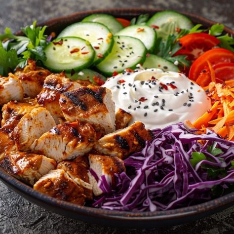 Salat Bowl, Heath Food, Protein Bowl, Chicken Bowl, Healthy Recipies, Happy Foods, Healthy Kitchen, Low Carb Paleo, Eat Smart