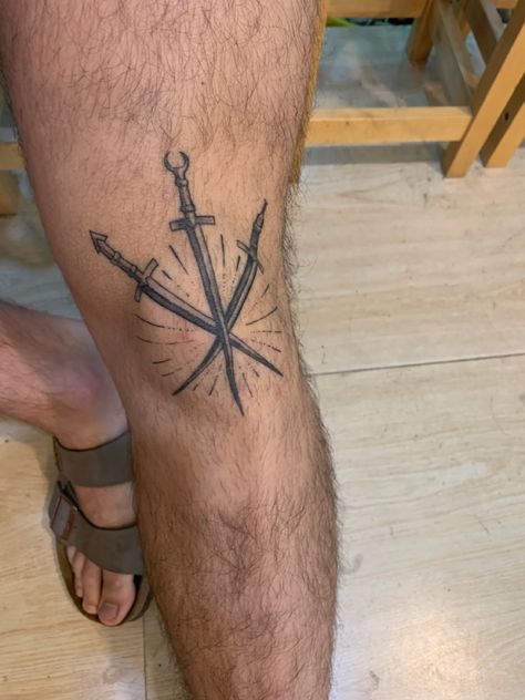 Swords Knee Tattoo, Three Of Swords Tattoo Design, Three Swords Tattoo Design, Three Swords Tattoo, Three Of Swords Tattoo, Tattoos Knee, Swords Tattoo, Simple Leg Tattoos, Tattoo Knee