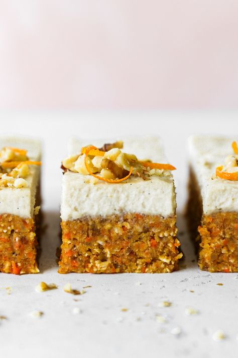 A quick & easy recipe for the BEST No-Bake Healthy Carrot Cake Bars! Packed with healthy ingredients, these bars are the ultimate guilt-free dessert! Carrot Bars, Cashew Cream Cheese, Sweet Potato Carrot, Cake Bars Recipe, Healthy Carrot Cake, Carrot Cake Bars, Super Easy Desserts, Healthy Carrot Cakes, Baked Carrots